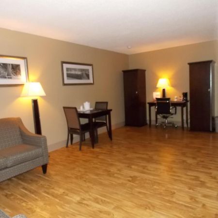 Stonebridge Hotel Fort Mcmurray Room photo