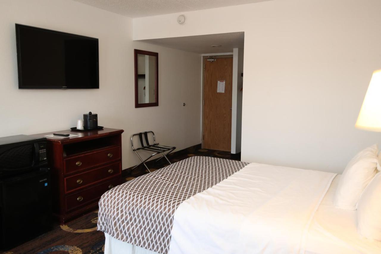 Stonebridge Hotel Fort Mcmurray Exterior photo