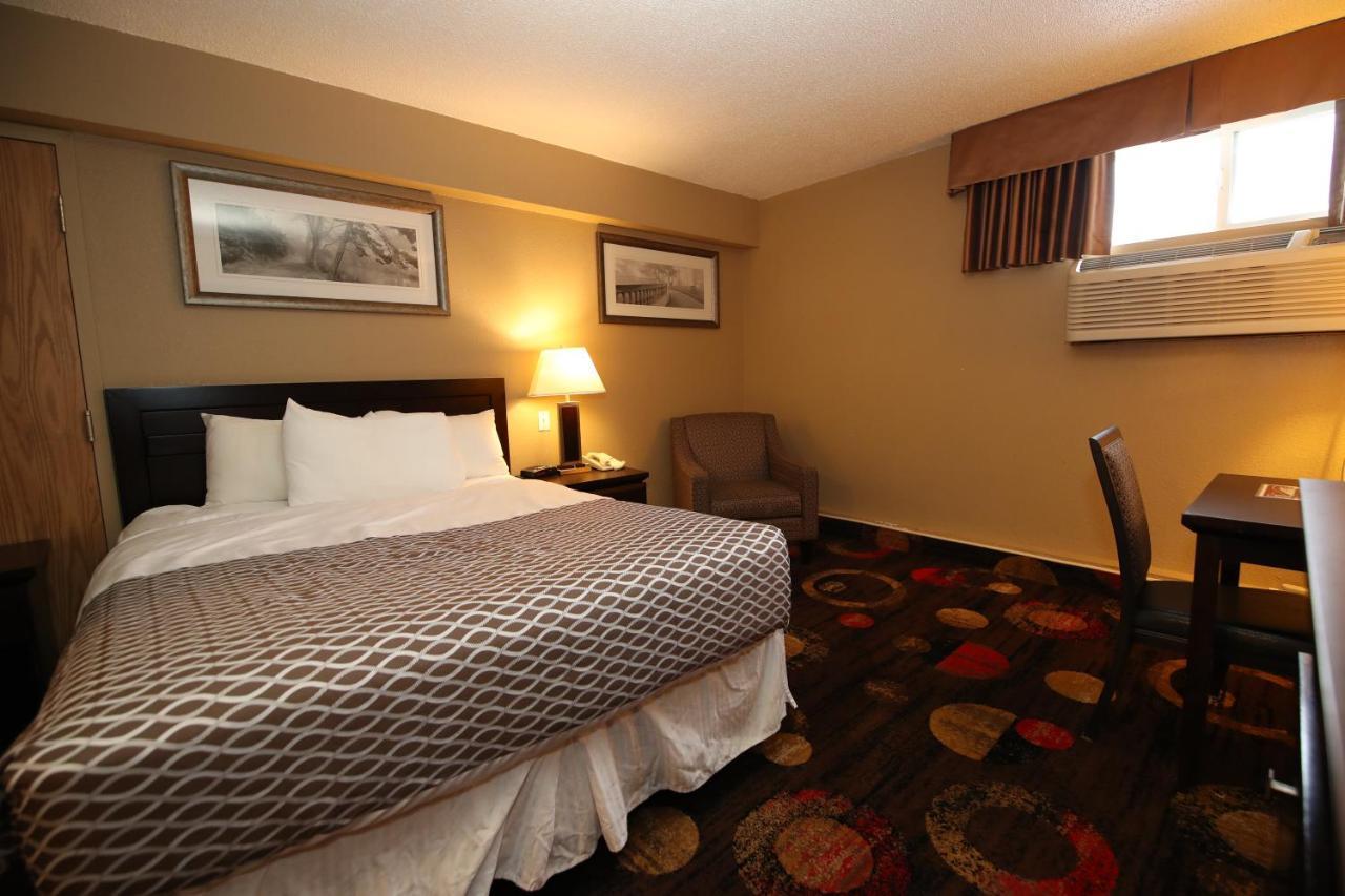 Stonebridge Hotel Fort Mcmurray Exterior photo