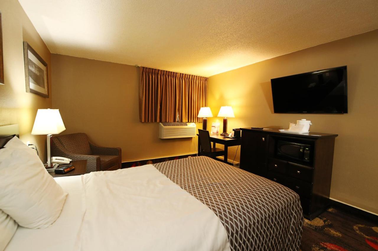 Stonebridge Hotel Fort Mcmurray Exterior photo