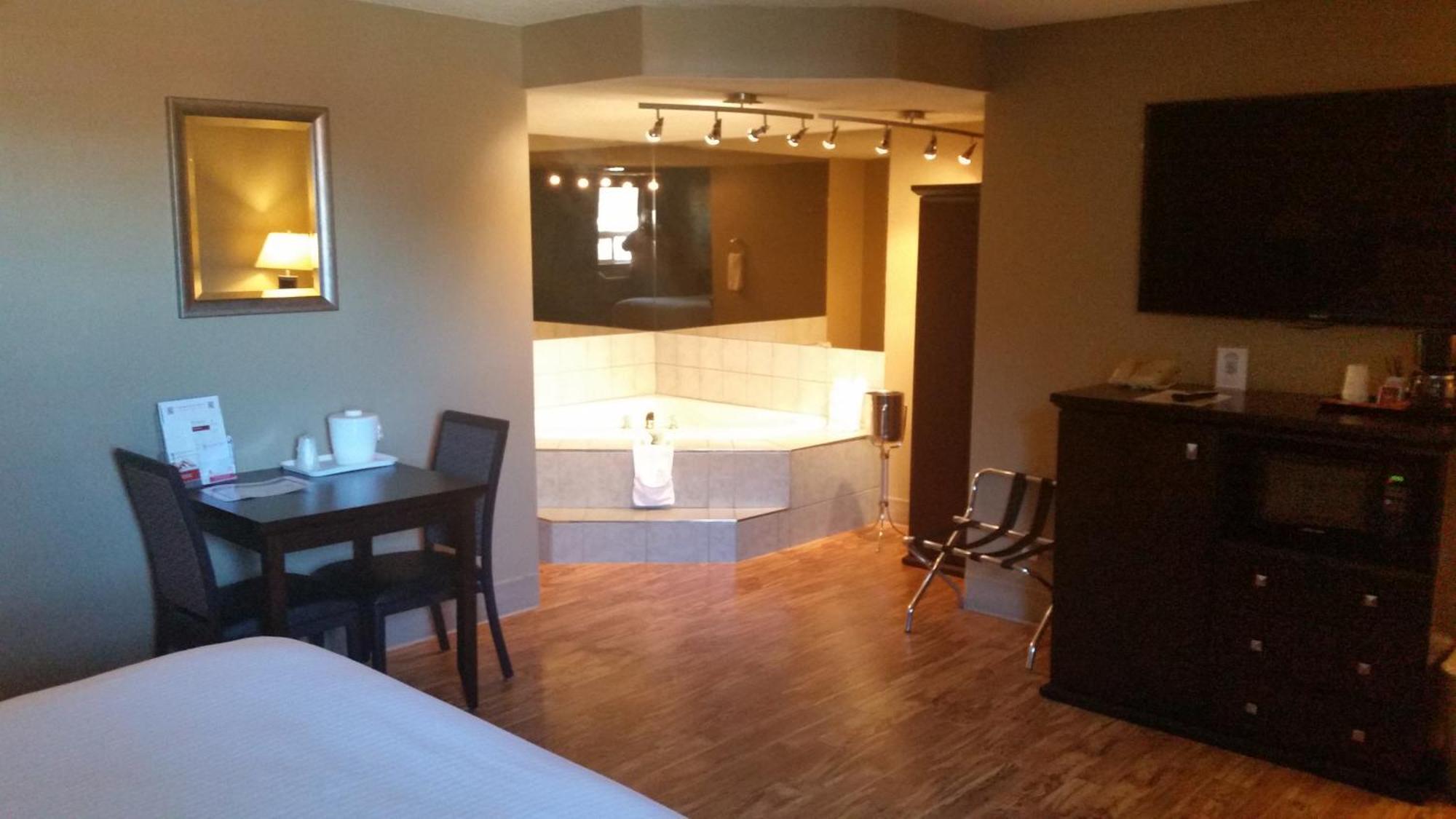 Stonebridge Hotel Fort Mcmurray Room photo
