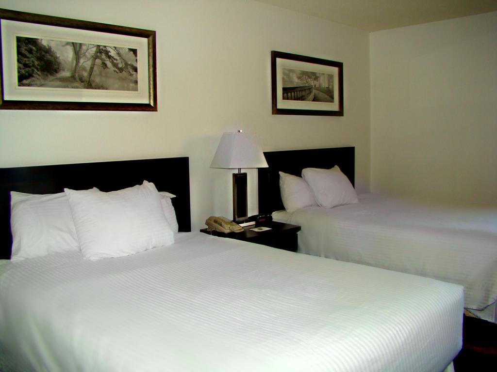 Stonebridge Hotel Fort Mcmurray Exterior photo